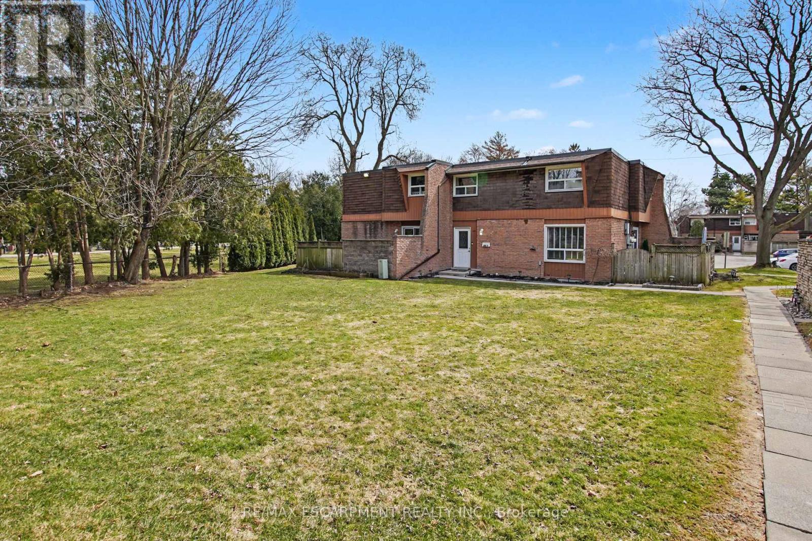 4 - 661 Francis Road, Burlington, Ontario  L7T 3X6 - Photo 25 - W12922708