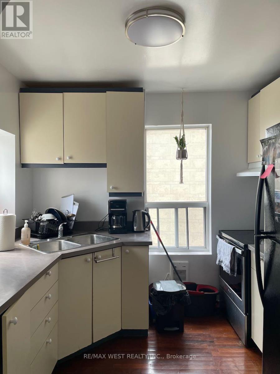 2 - 96 Springhurst Avenue, Toronto, Ontario  M6K 1C1 - Photo 6 - W13006342