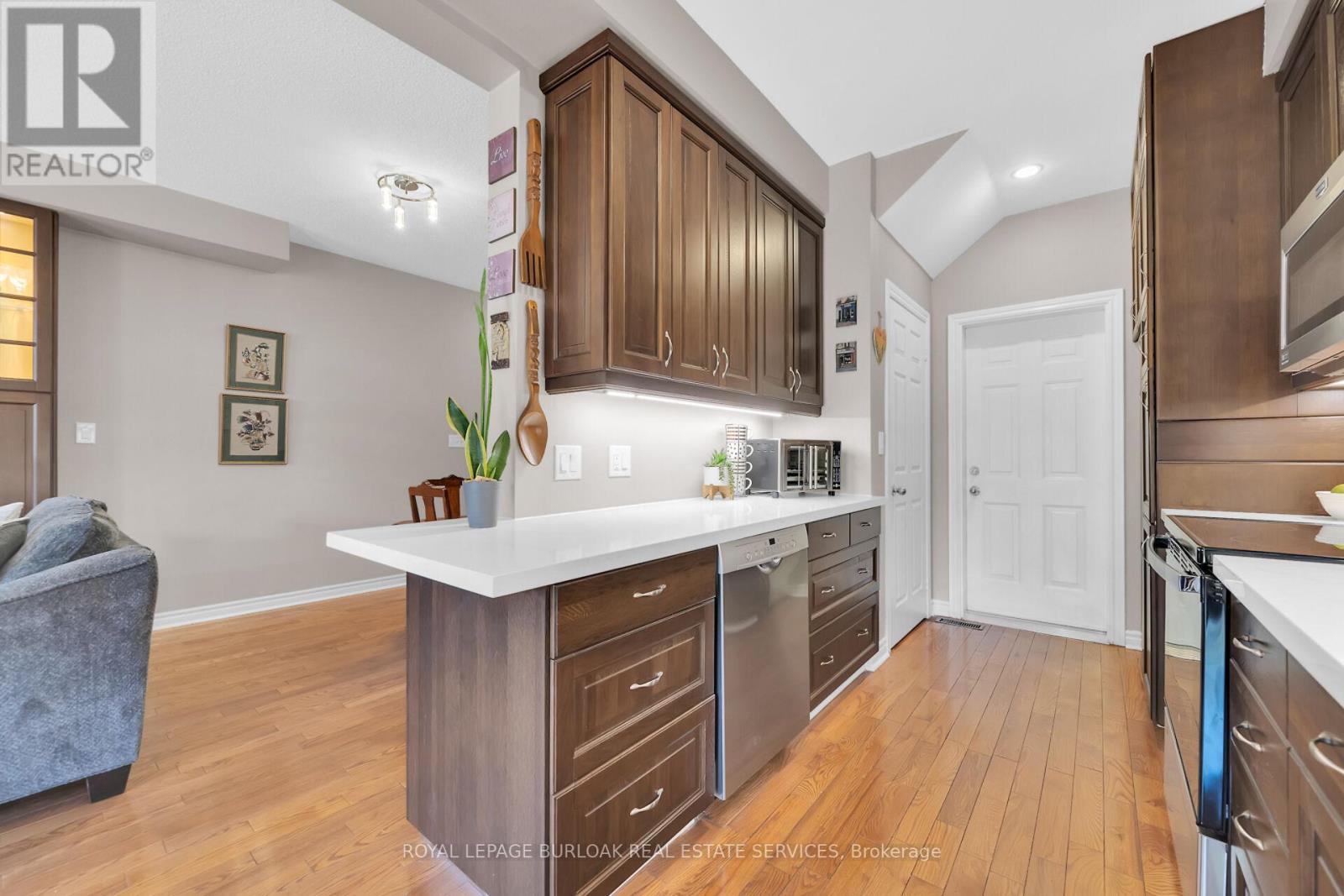 41 - 300 Ravineview Way, Oakville, Ontario  L6H 7J2 - Photo 18 - W13006362