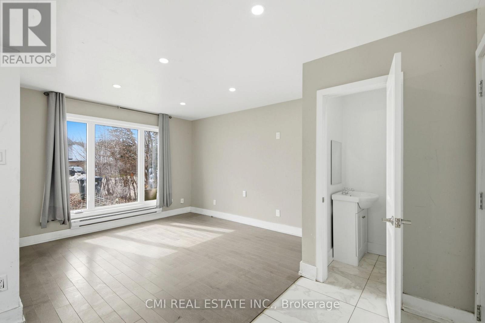 8 Huronia Court, Brampton, Ontario  L6S 2C7 - Photo 13 - W13006368