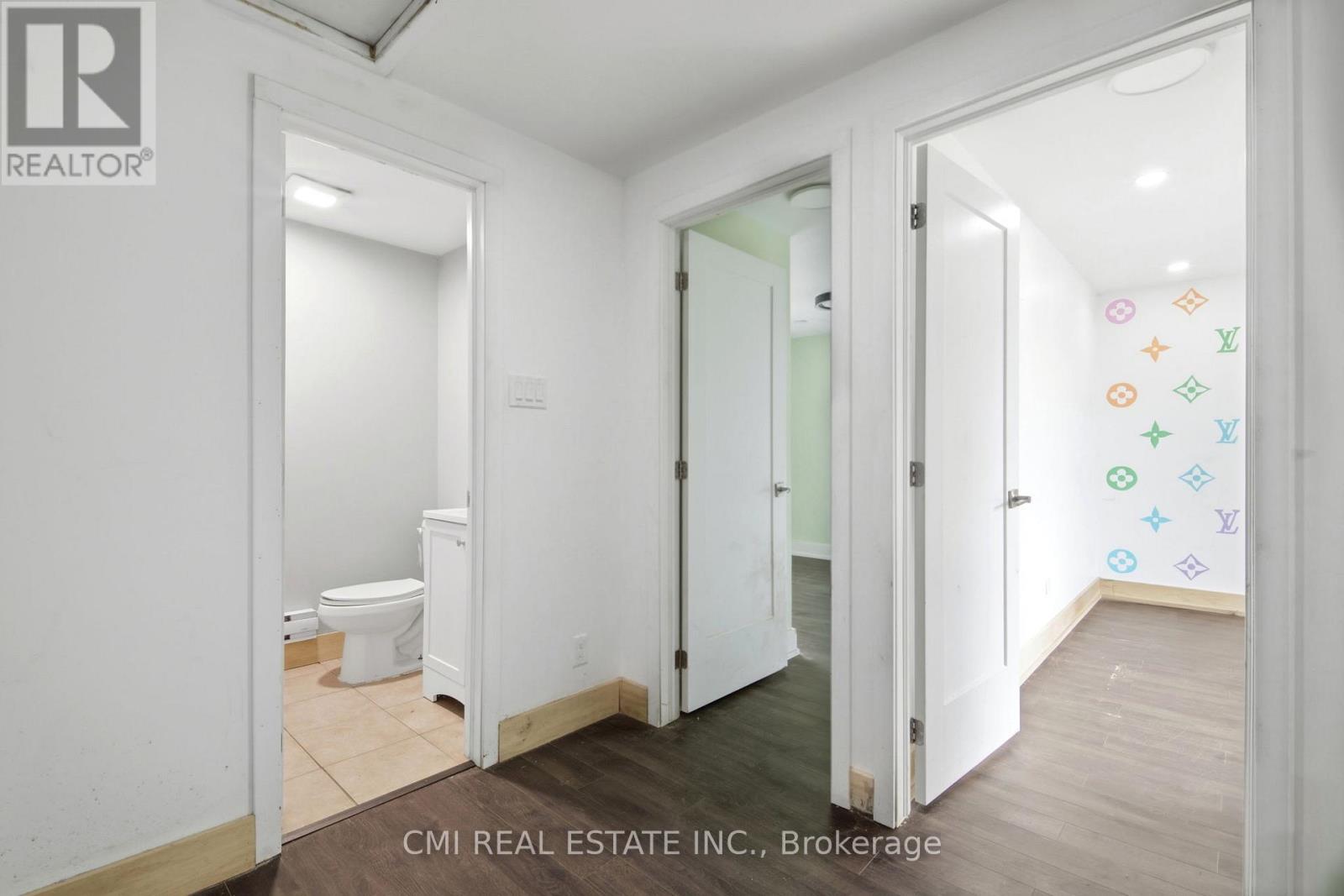 8 Huronia Court, Brampton, Ontario  L6S 2C7 - Photo 25 - W13006368