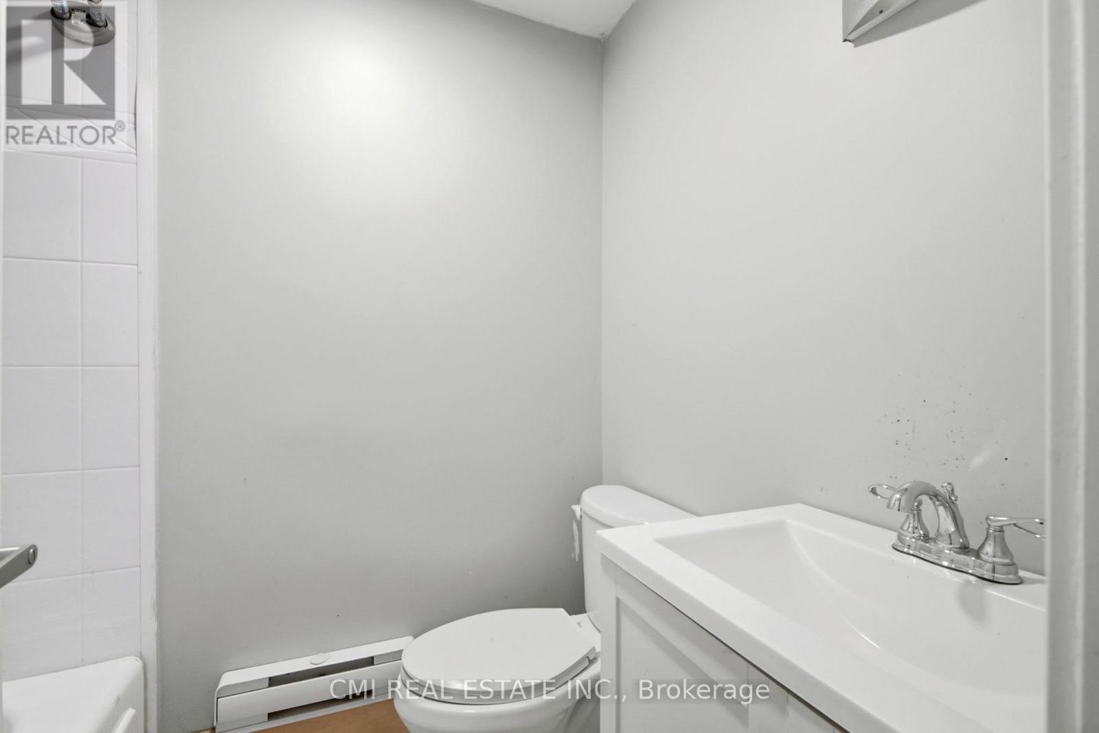 8 Huronia Court, Brampton, Ontario  L6S 2C7 - Photo 26 - W13006368