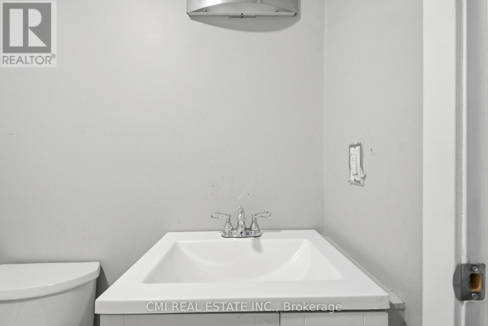 8 Huronia Court, Brampton, Ontario  L6S 2C7 - Photo 27 - W13006368