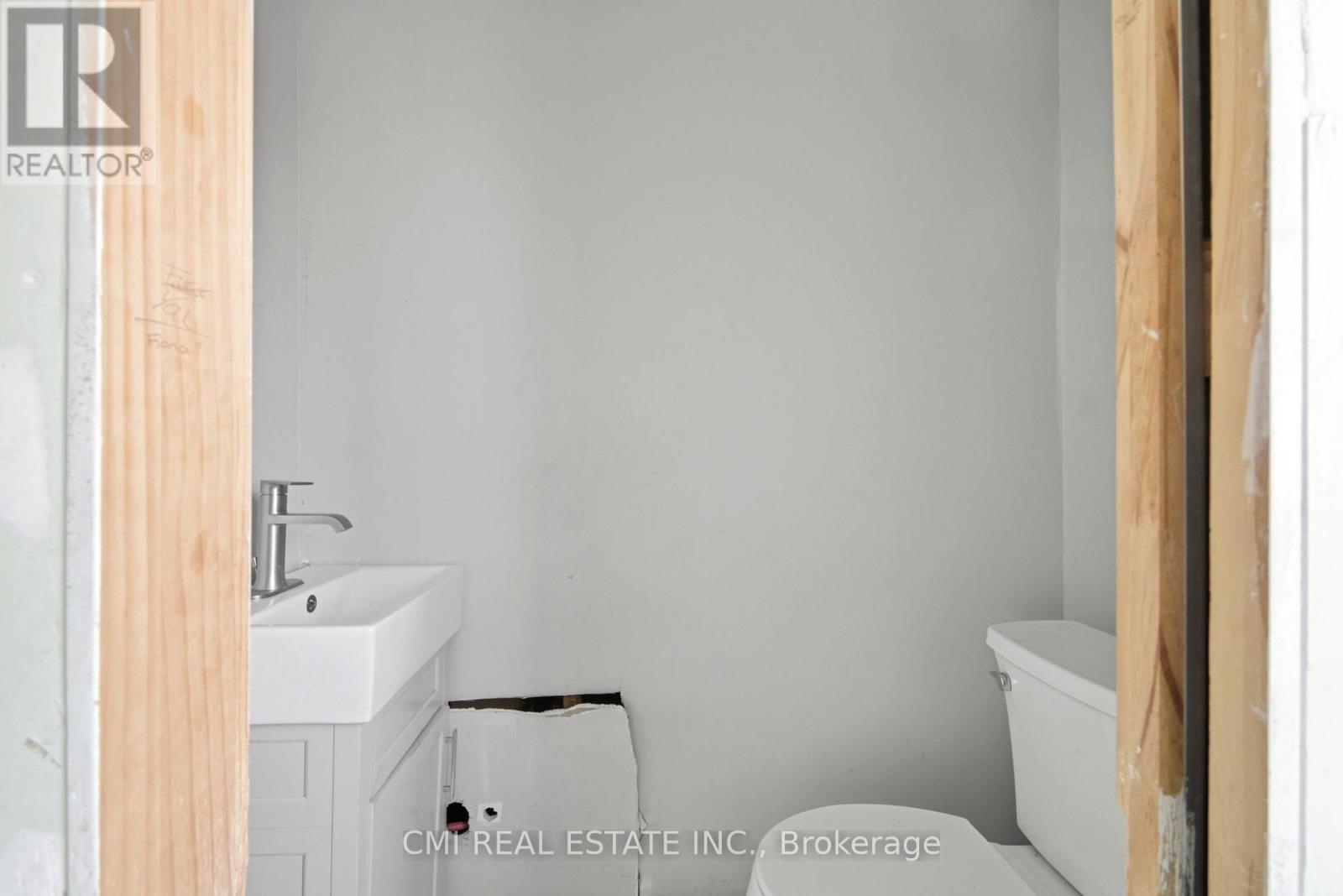 8 Huronia Court, Brampton, Ontario  L6S 2C7 - Photo 29 - W13006368