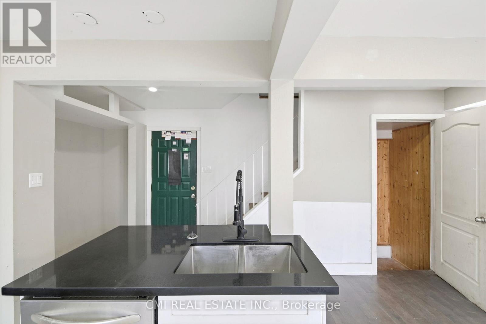 8 Huronia Court, Brampton, Ontario  L6S 2C7 - Photo 30 - W13006368