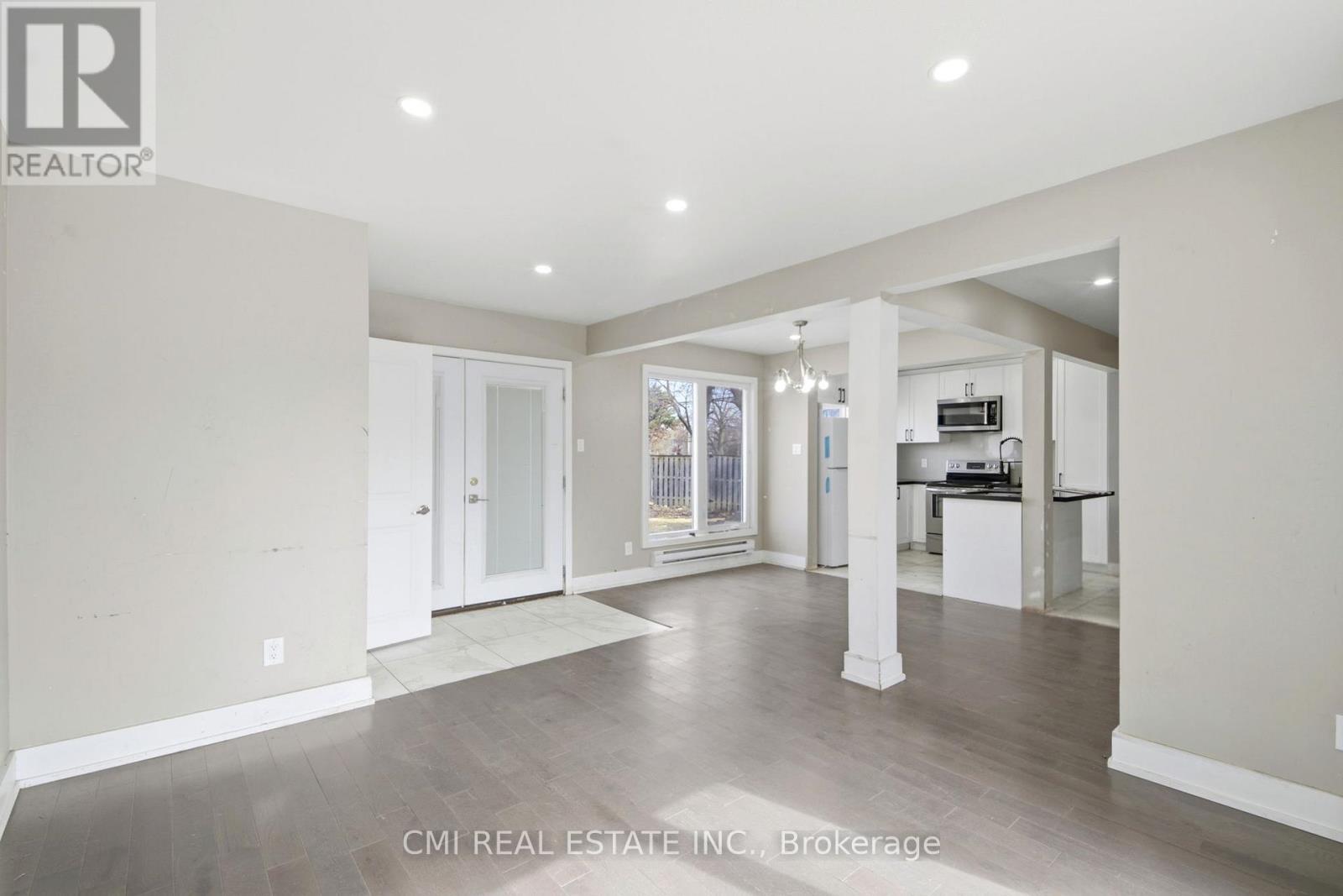 8 Huronia Court, Brampton, Ontario  L6S 2C7 - Photo 6 - W13006368