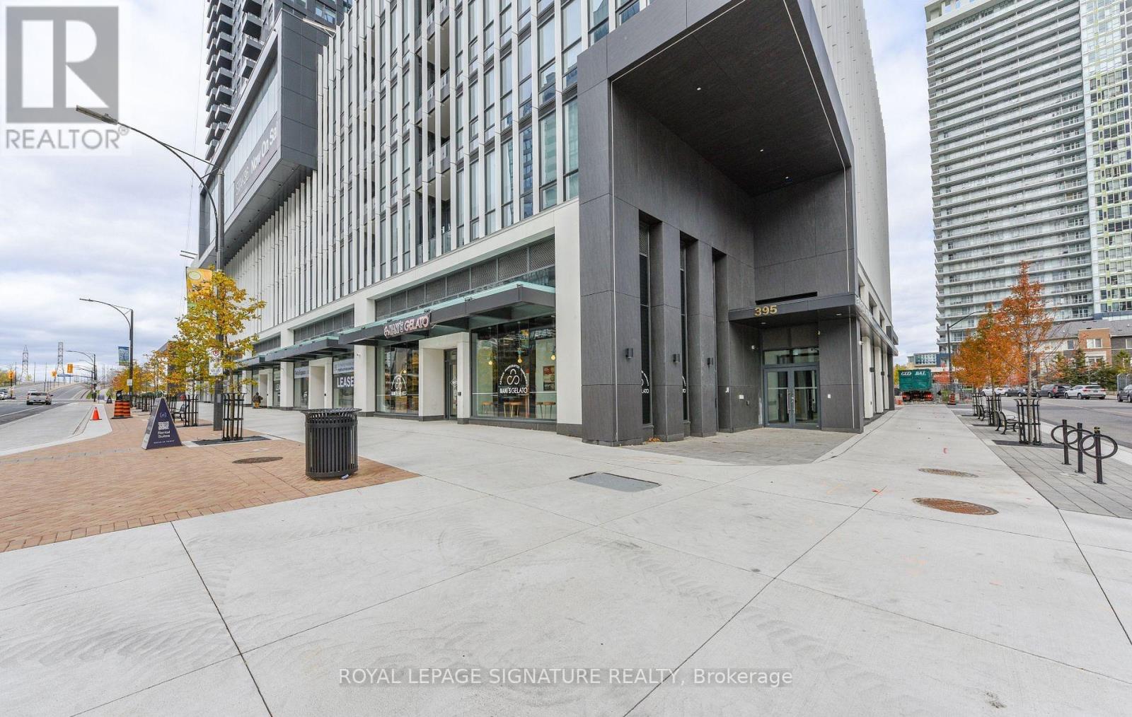 213 - 395 Square One Drive, Mississauga, Ontario  L5B 0P6 - Photo 2 - W13006412