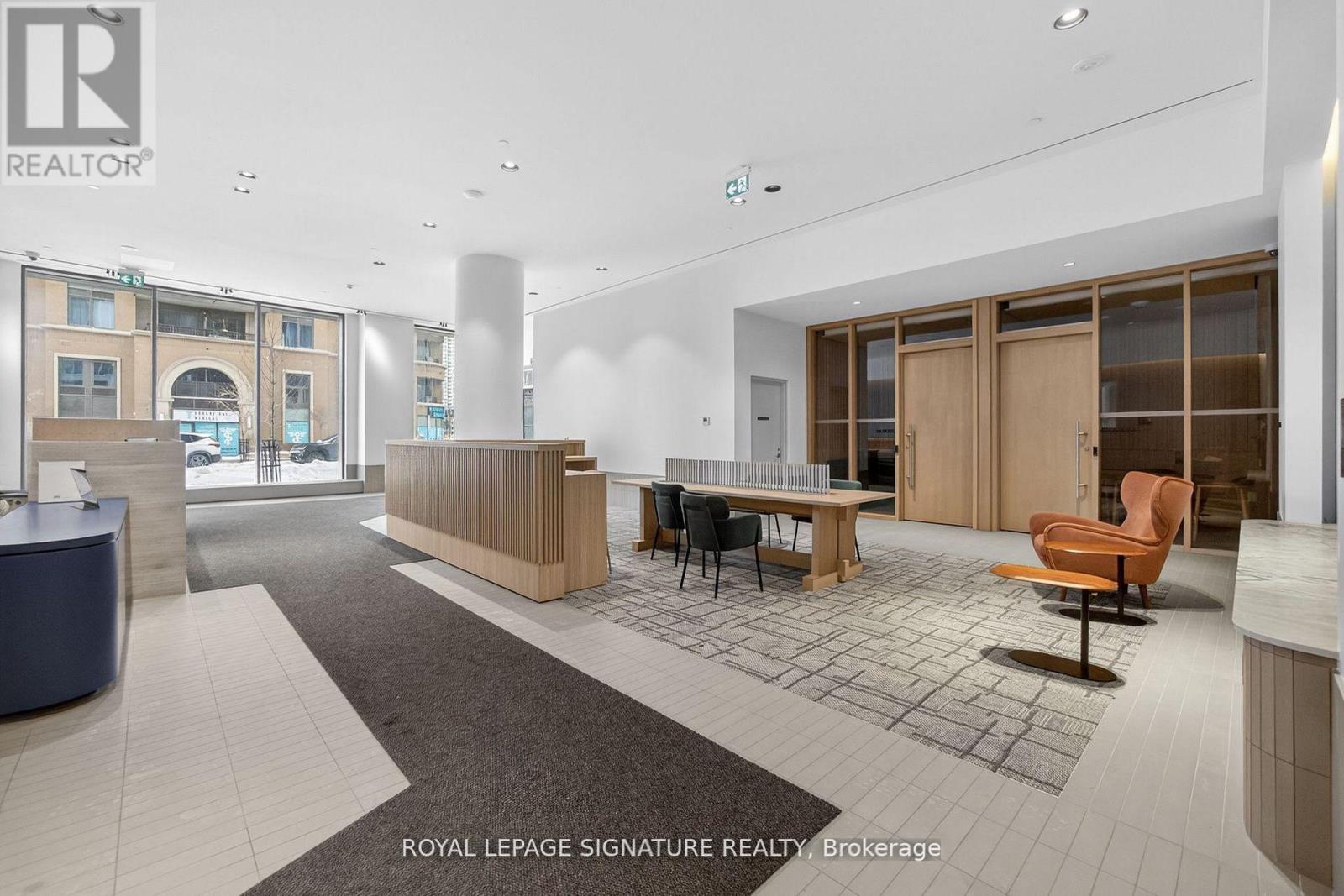 213 - 395 Square One Drive, Mississauga, Ontario  L5B 0P6 - Photo 4 - W13006412