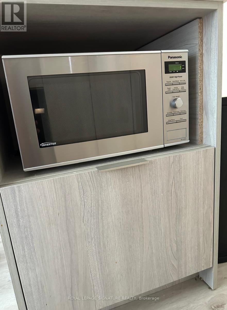 213 - 395 Square One Drive, Mississauga, Ontario  L5B 0P6 - Photo 8 - W13006412