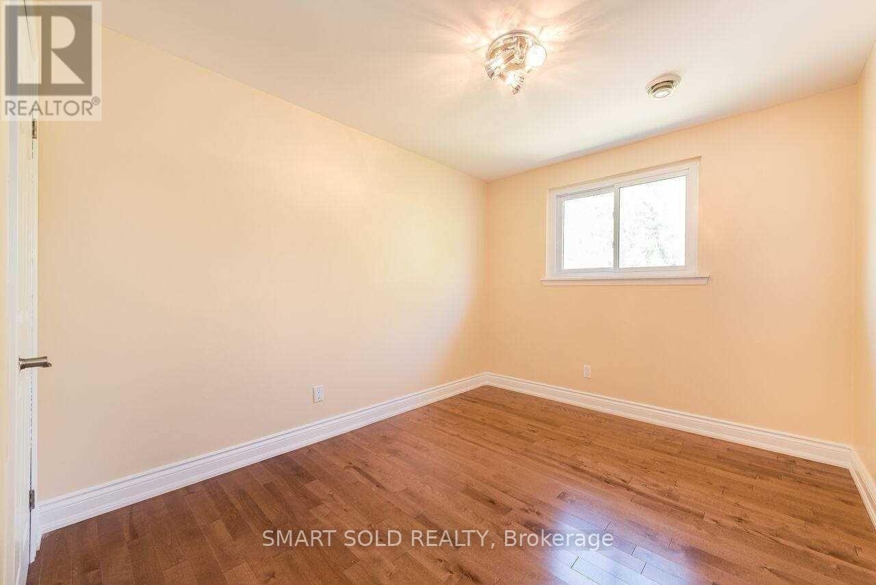 Main - 1116 Pomona Court, Mississauga, Ontario  L5C 1N2 - Photo 13 - W13006418