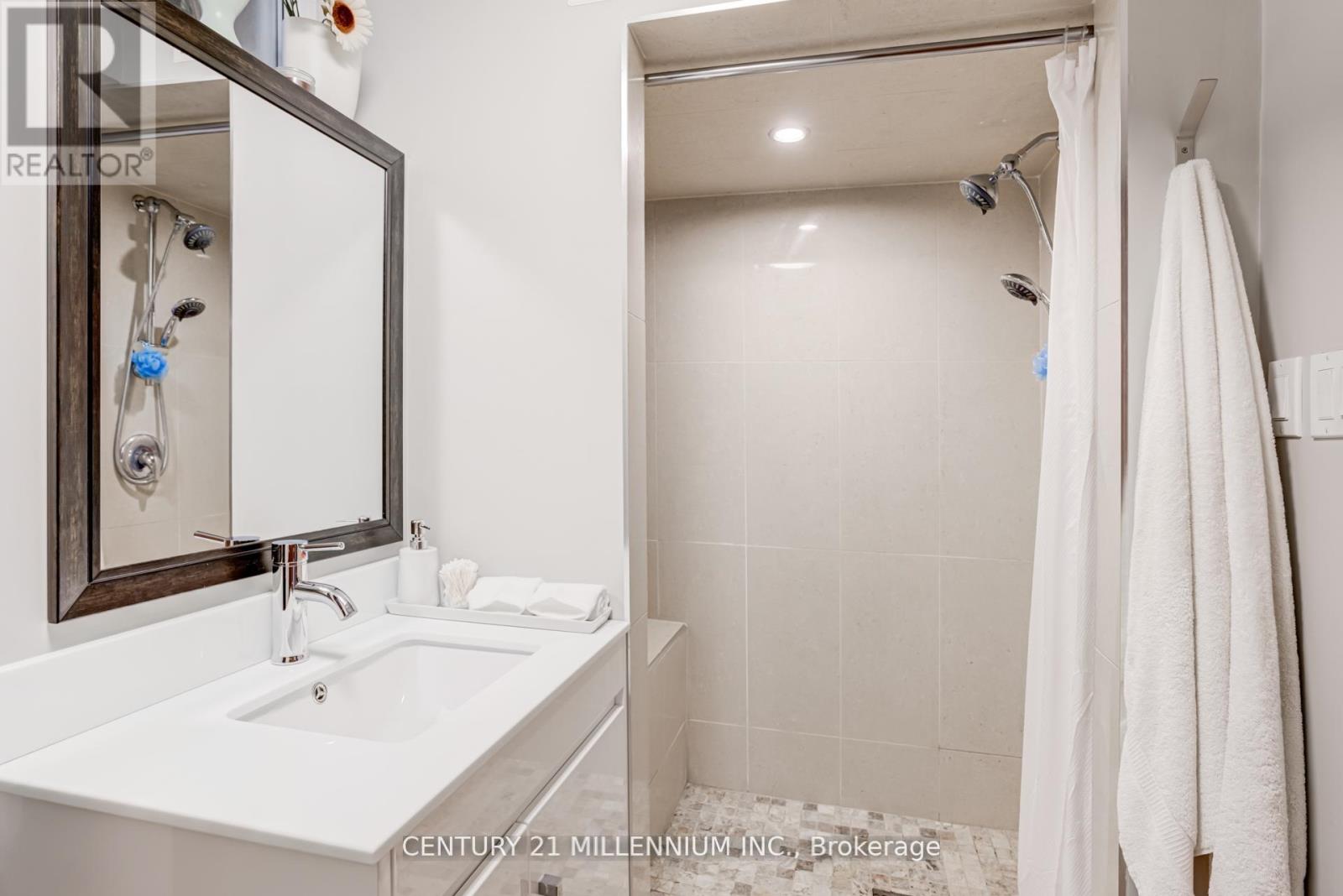 14 Greystone Crescent, Brampton, Ontario  L6Y 2B3 - Photo 33 - W13006462