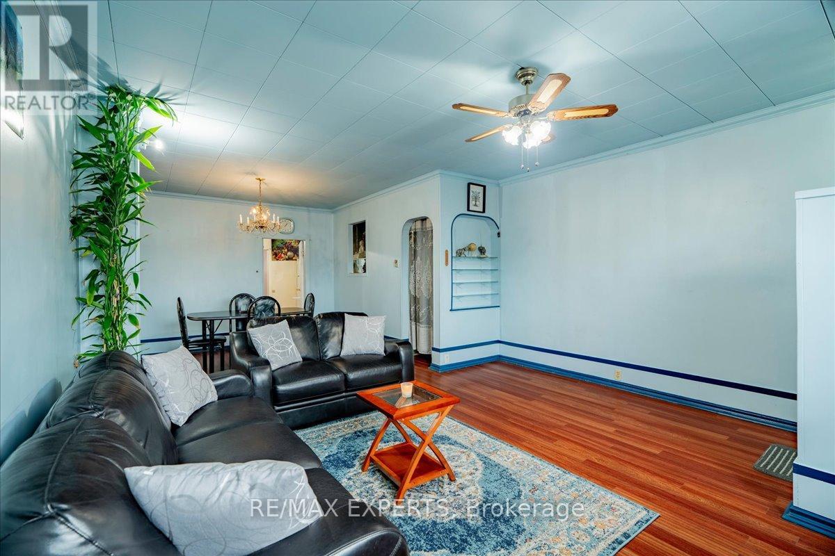 140 Northland Avenue, Toronto, Ontario  M6N 2E2 - Photo 10 - W13006464