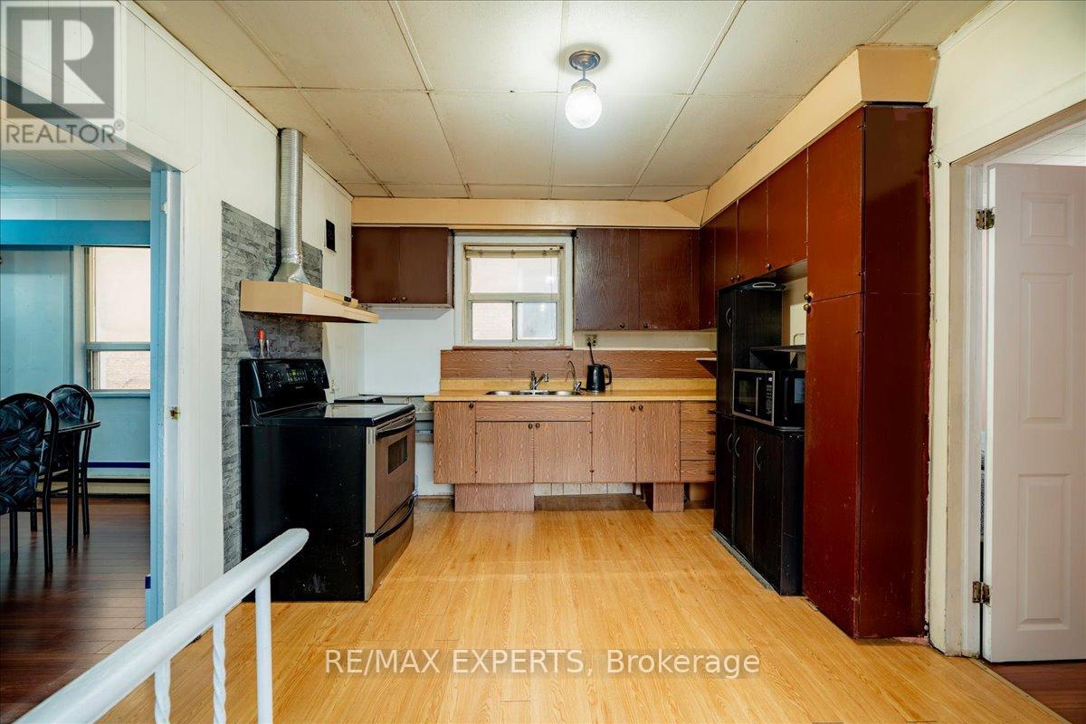 140 Northland Avenue, Toronto, Ontario  M6N 2E2 - Photo 14 - W13006464