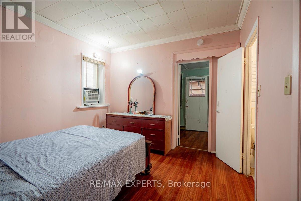 140 Northland Avenue, Toronto, Ontario  M6N 2E2 - Photo 17 - W13006464