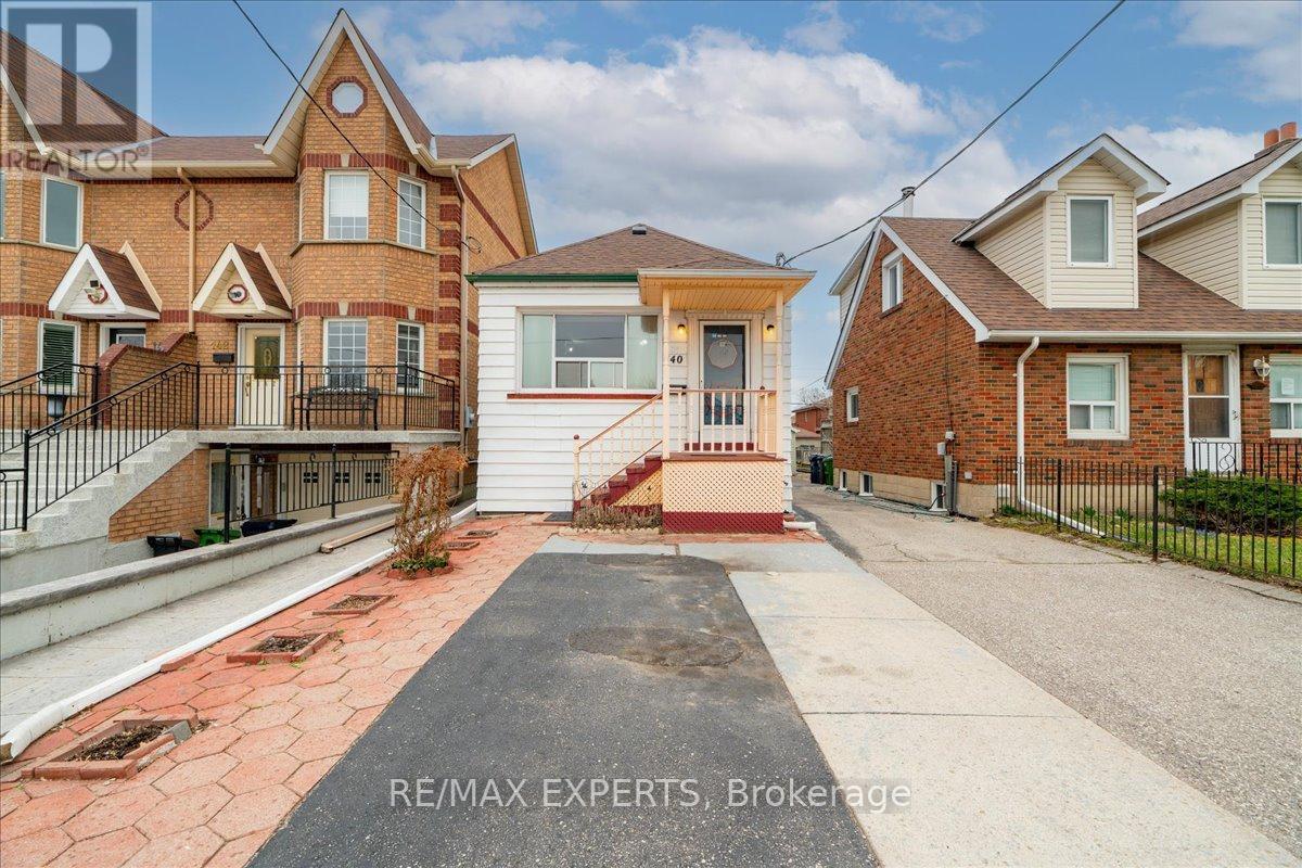 140 Northland Avenue, Toronto, Ontario  M6N 2E2 - Photo 3 - W13006464
