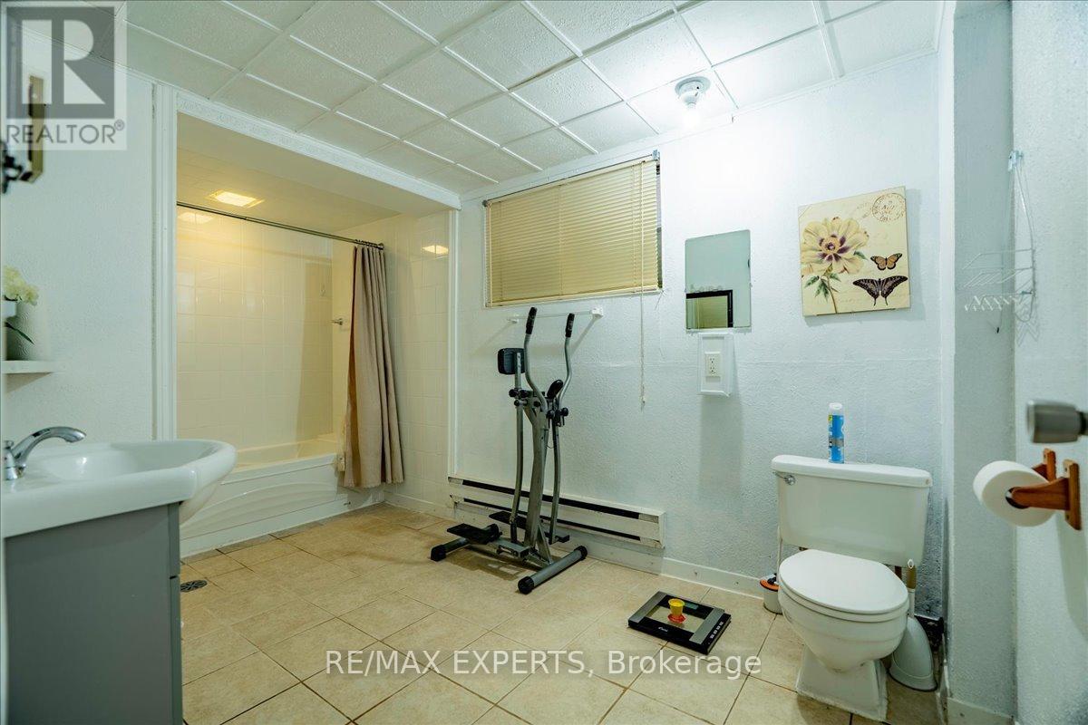 140 Northland Avenue, Toronto, Ontario  M6N 2E2 - Photo 32 - W13006464