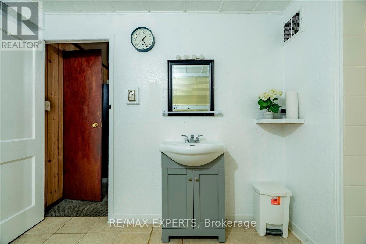 140 Northland Avenue, Toronto, Ontario  M6N 2E2 - Photo 33 - W13006464