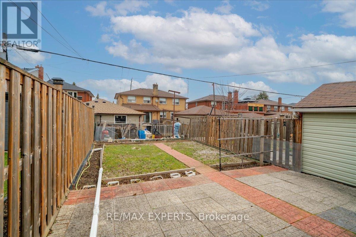 140 Northland Avenue, Toronto, Ontario  M6N 2E2 - Photo 38 - W13006464