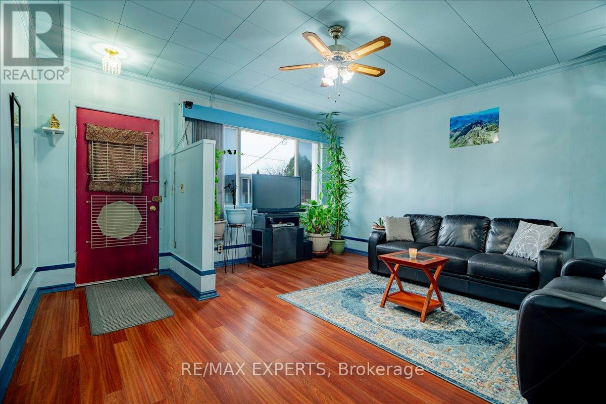 140 Northland Avenue, Toronto, Ontario  M6N 2E2 - Photo 6 - W13006464