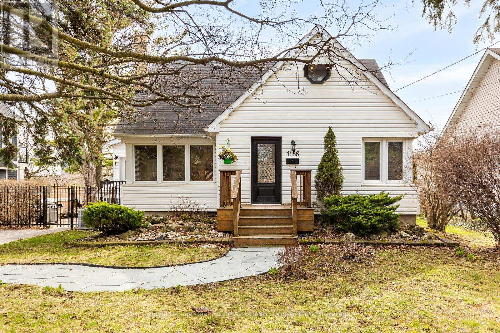 1166 MINEOLA GARDENS, Mississauga, Ontario