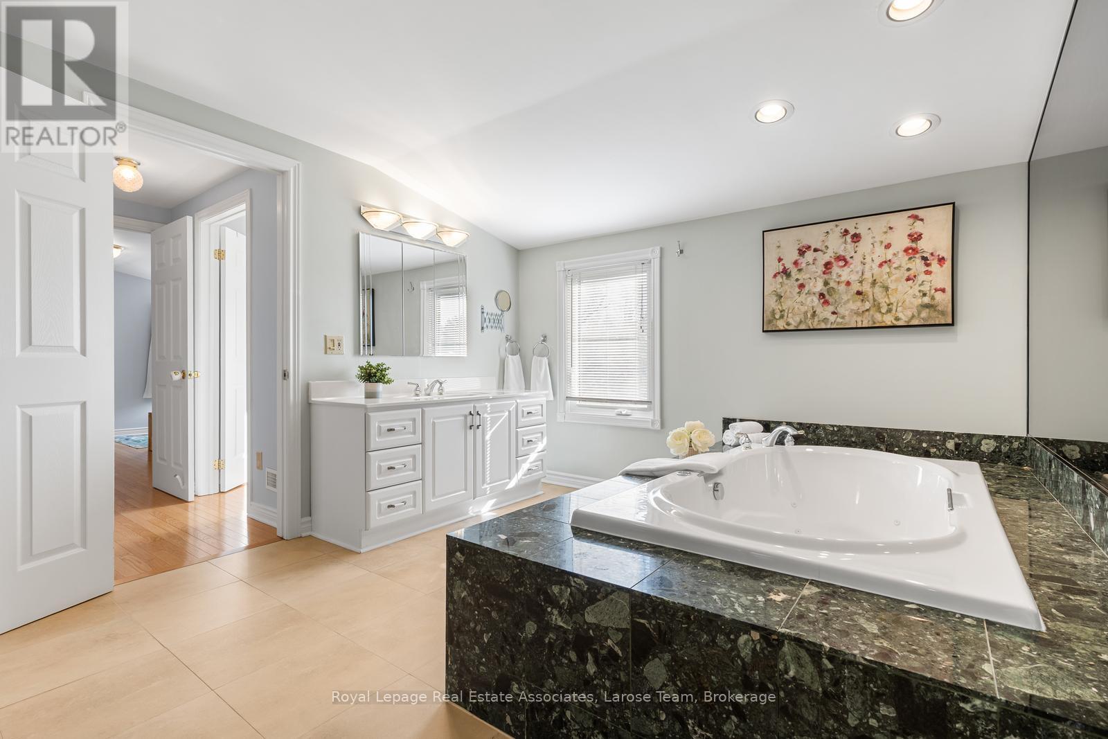 1166 Mineola Gardens, Mississauga, Ontario  L5G 3X9 - Photo 25 - W13006474