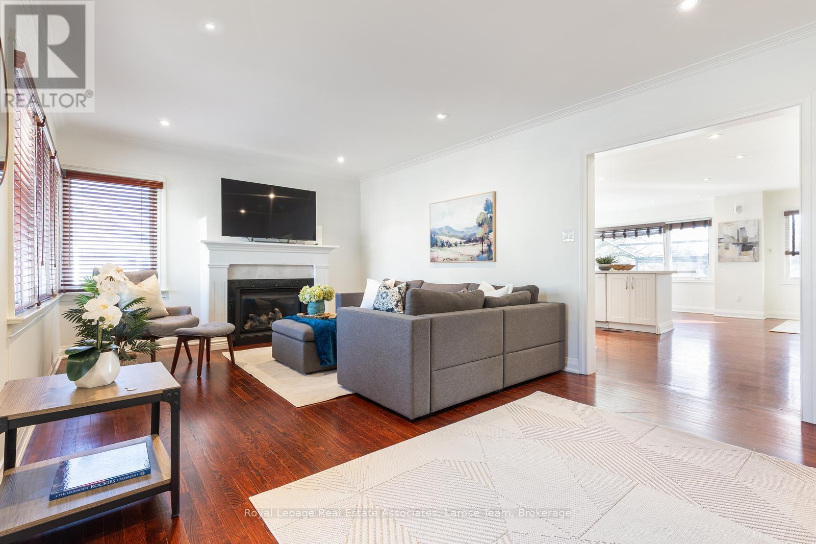 1166 Mineola Gardens, Mississauga, Ontario  L5G 3X9 - Photo 5 - W13006474