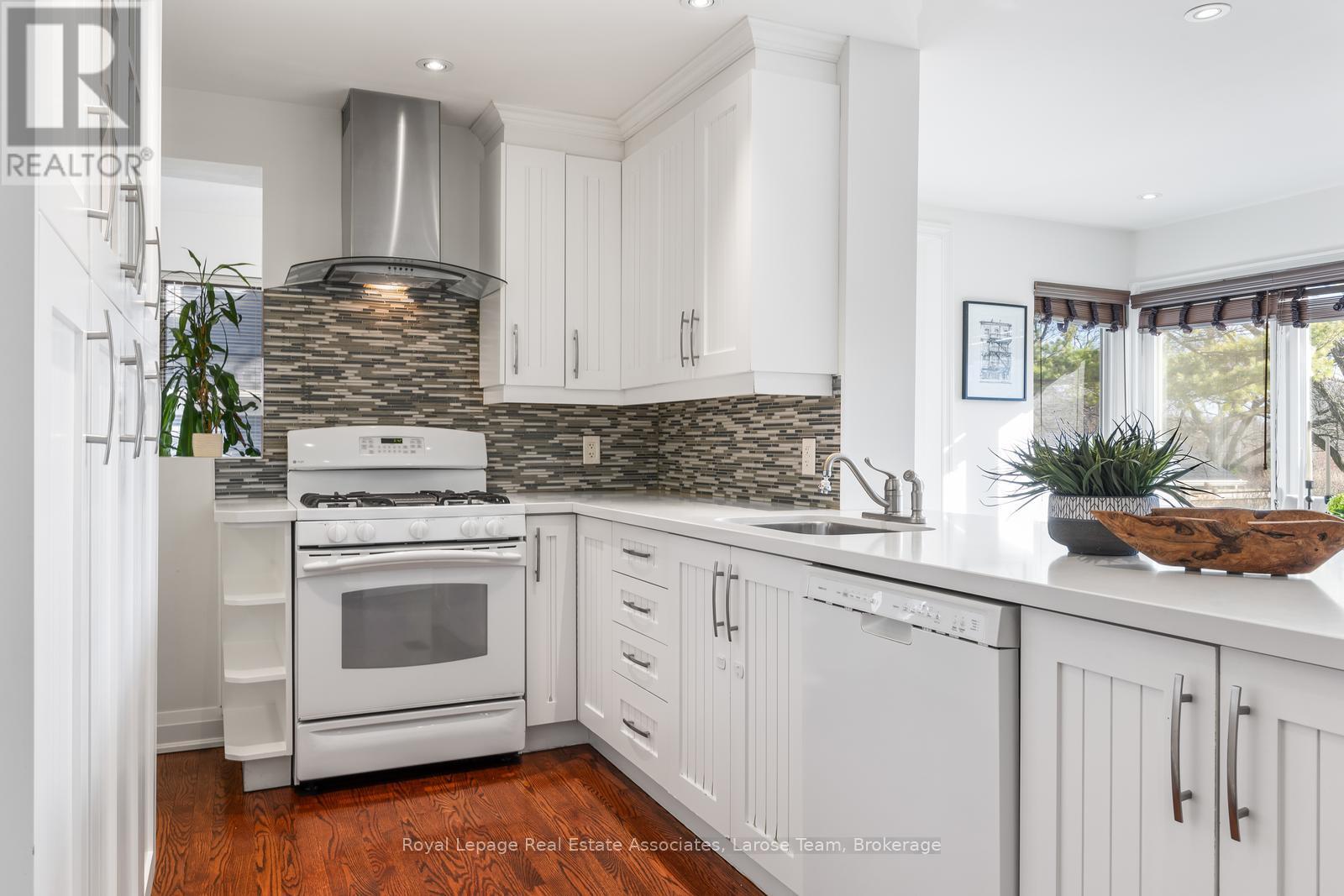 1166 Mineola Gardens, Mississauga, Ontario  L5G 3X9 - Photo 9 - W13006474