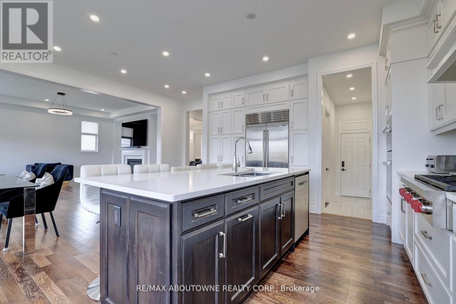 1416 Ford Strathy Crescent S, Oakville, Ontario  L6H 6E3 - Photo 16 - W13006534