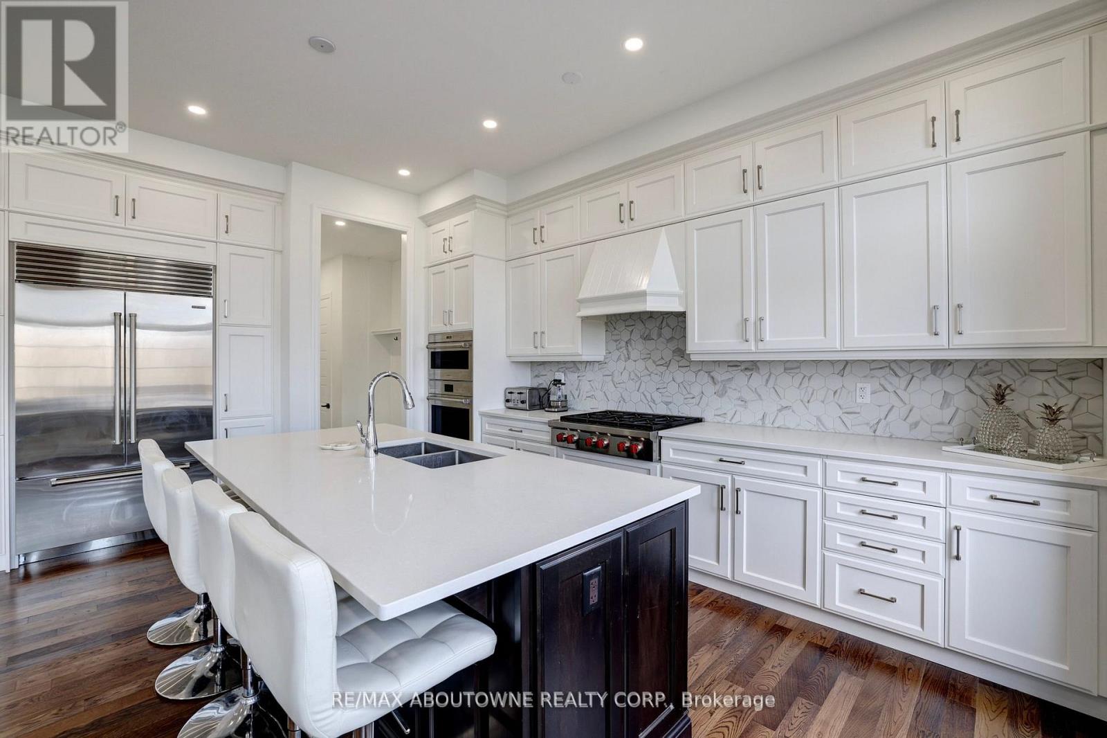 1416 Ford Strathy Crescent S, Oakville, Ontario  L6H 6E3 - Photo 18 - W13006534