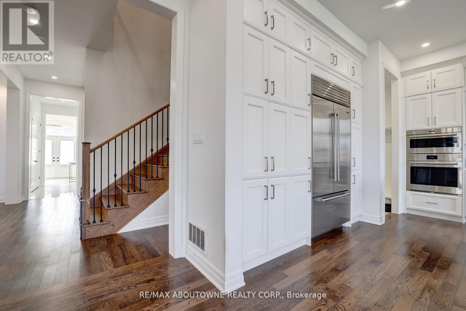 1416 Ford Strathy Crescent S, Oakville, Ontario  L6H 6E3 - Photo 24 - W13006534