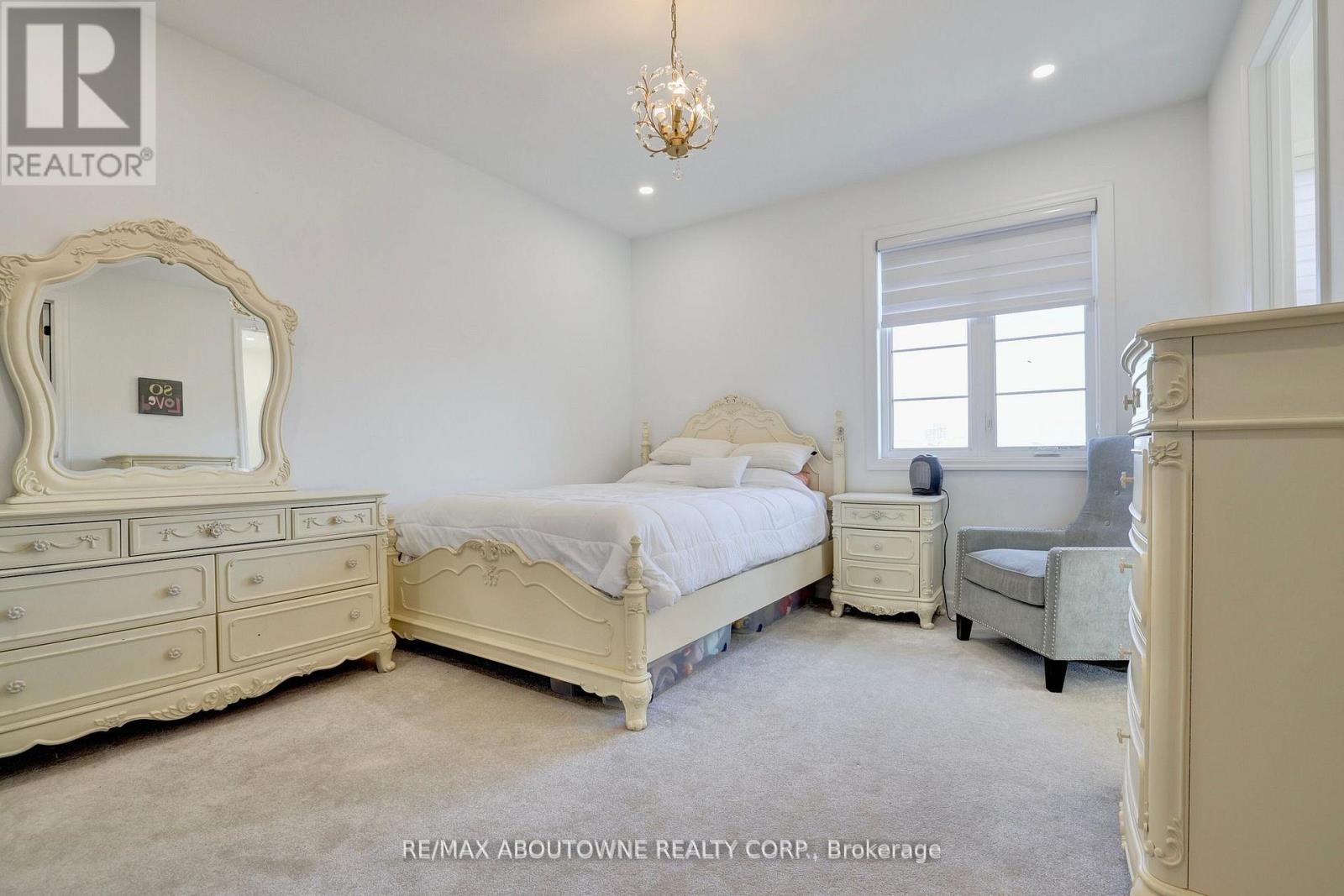 1416 Ford Strathy Crescent S, Oakville, Ontario  L6H 6E3 - Photo 34 - W13006534