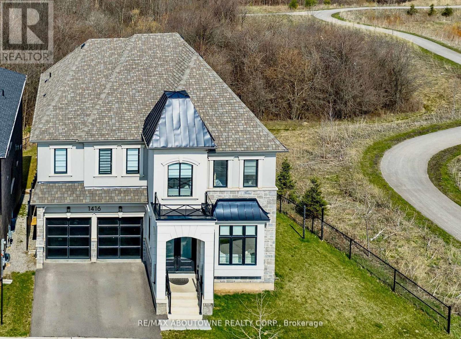 1416 Ford Strathy Crescent S, Oakville, Ontario  L6H 6E3 - Photo 4 - W13006534