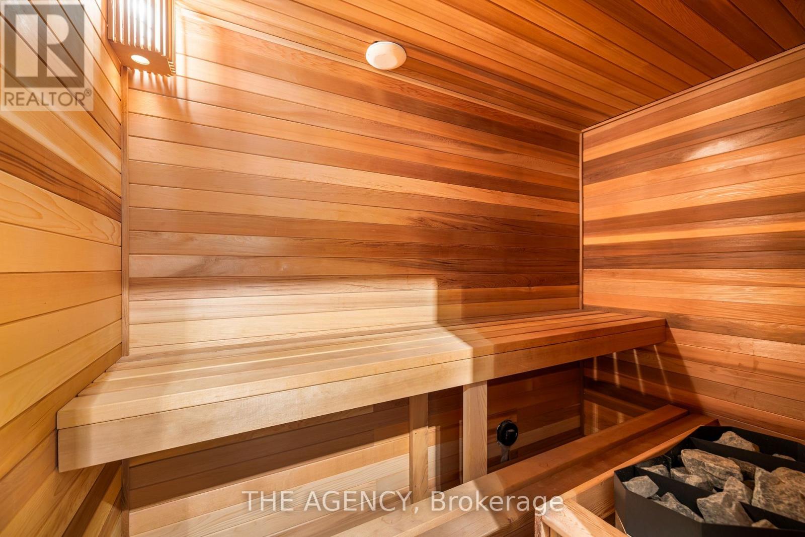 11 Burrows Avenue, Toronto, Ontario  M9B 4W8 - Photo 32 - W13006670