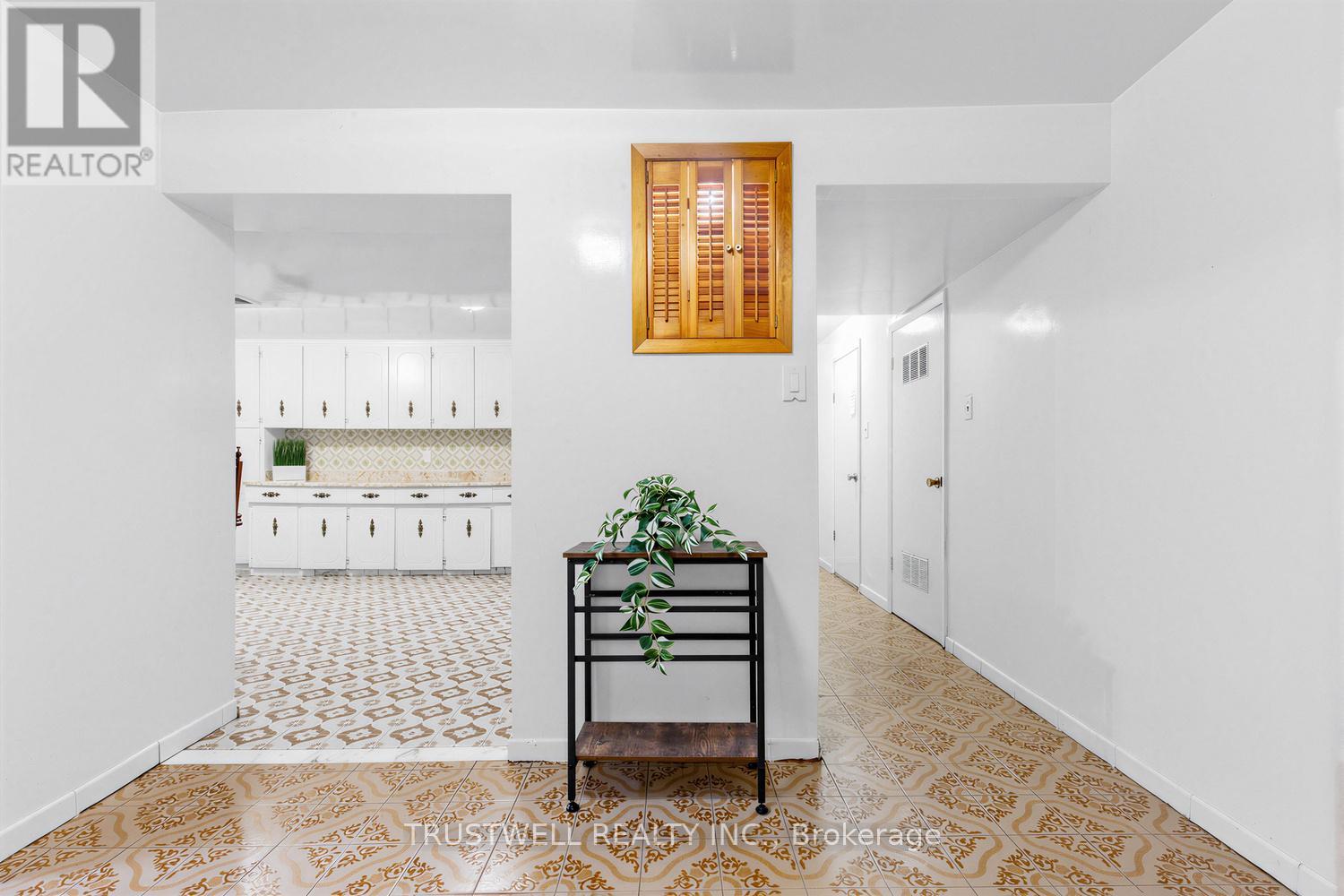 2 Del Ria Road, Toronto, Ontario  M6L 1M1 - Photo 19 - W13006698