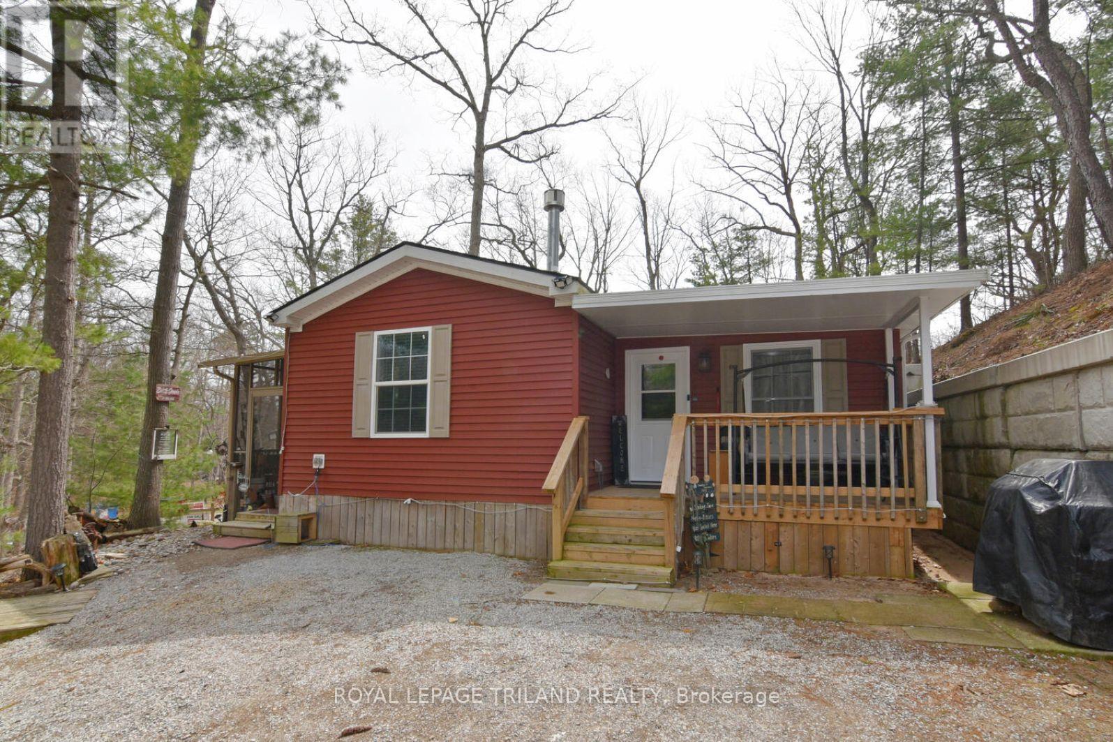 18 - 9826 Northville Crescent, Lambton Shores, Ontario  N0M 2N0 - Photo 1 - X13003144