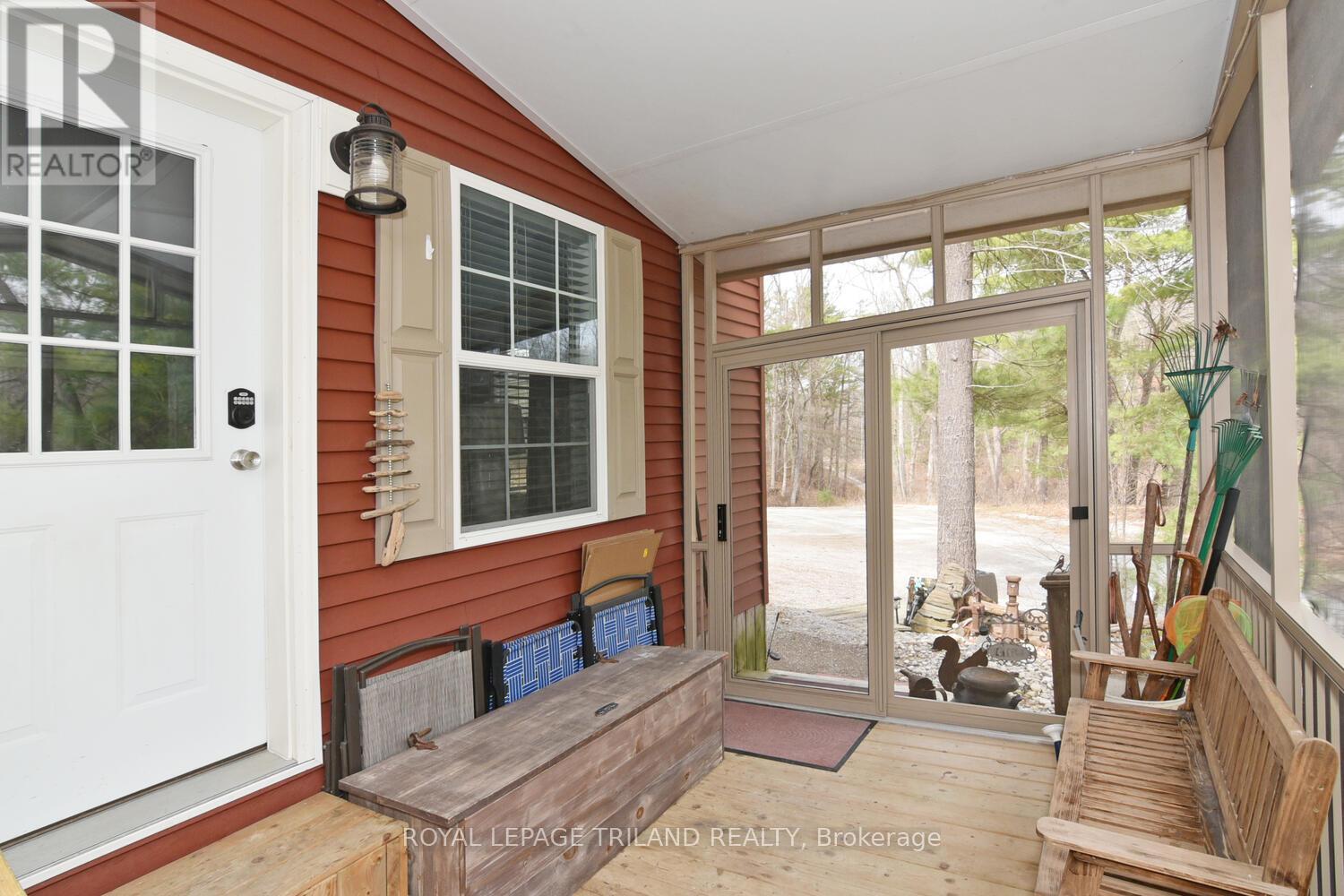 18 - 9826 Northville Crescent, Lambton Shores, Ontario  N0M 2N0 - Photo 31 - X13003144