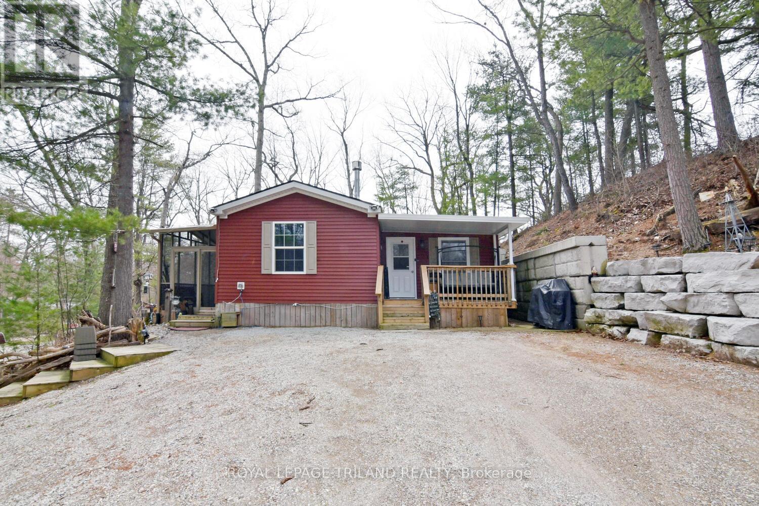 18 - 9826 Northville Crescent, Lambton Shores, Ontario  N0M 2N0 - Photo 4 - X13003144