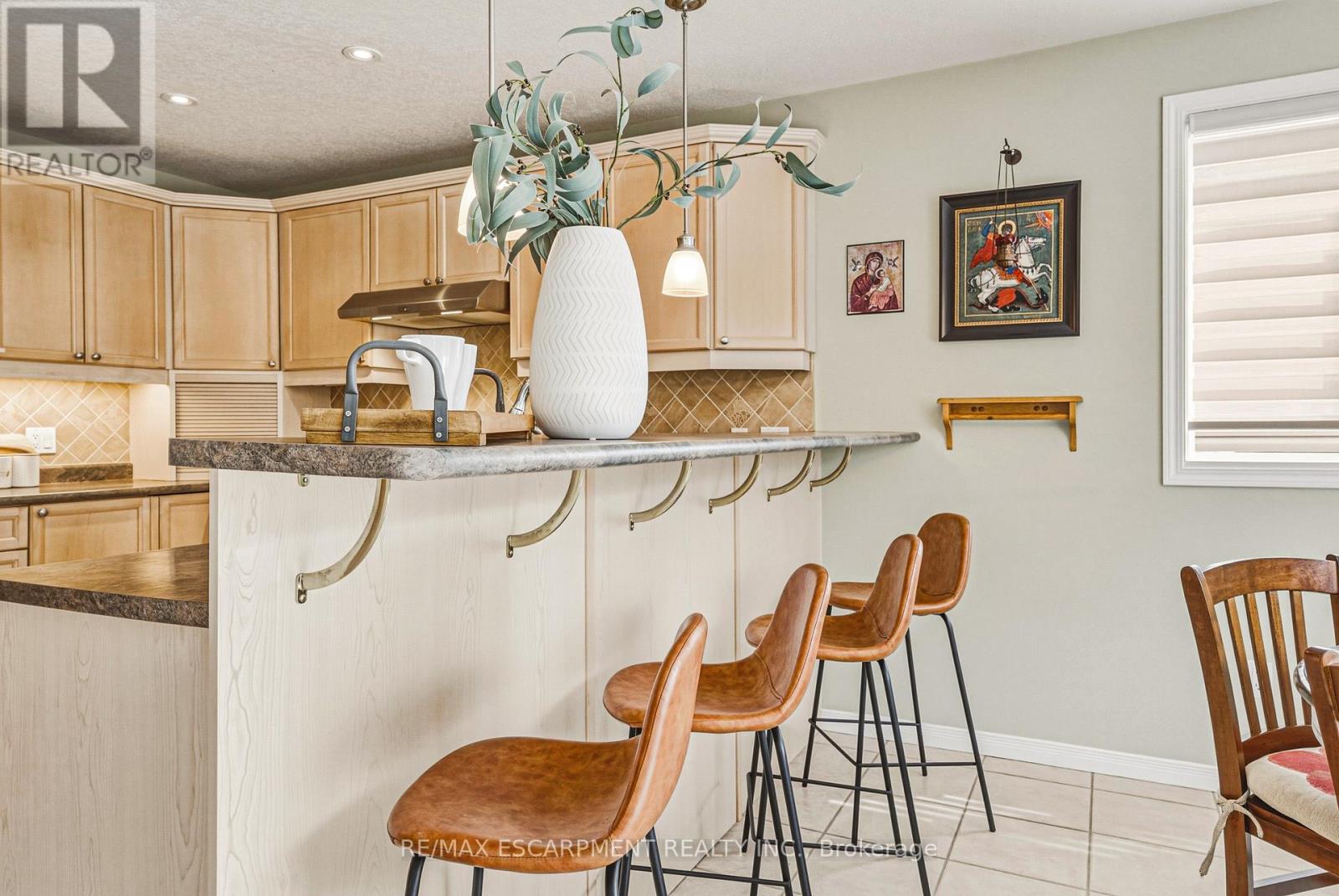 228 Holbeach Crescent, Waterloo, Ontario  N2J 4Y7 - Photo 9 - X13006692