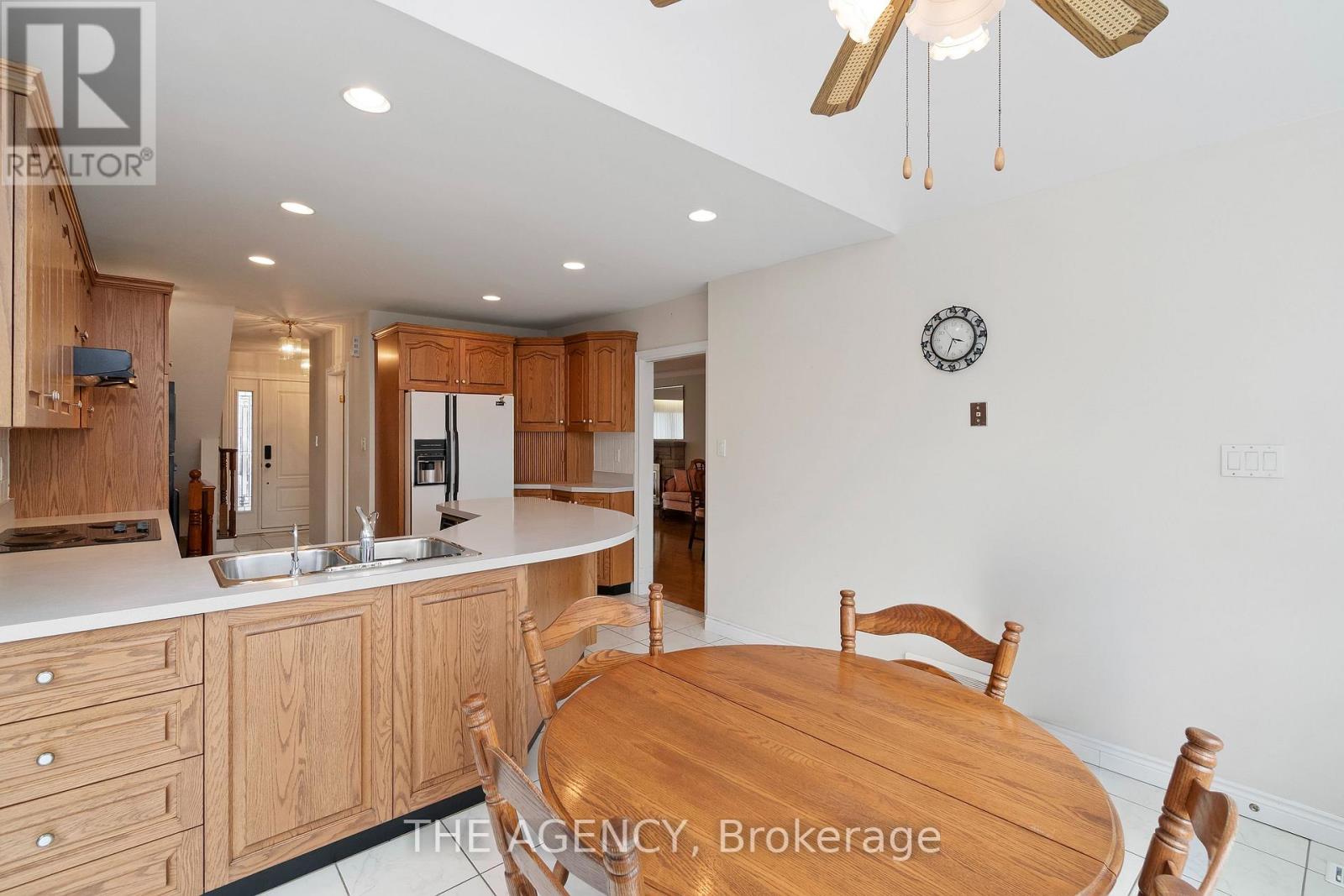 36 Buckingham Drive, Hamilton, Ontario  L9C 2G5 - Photo 14 - X13006716