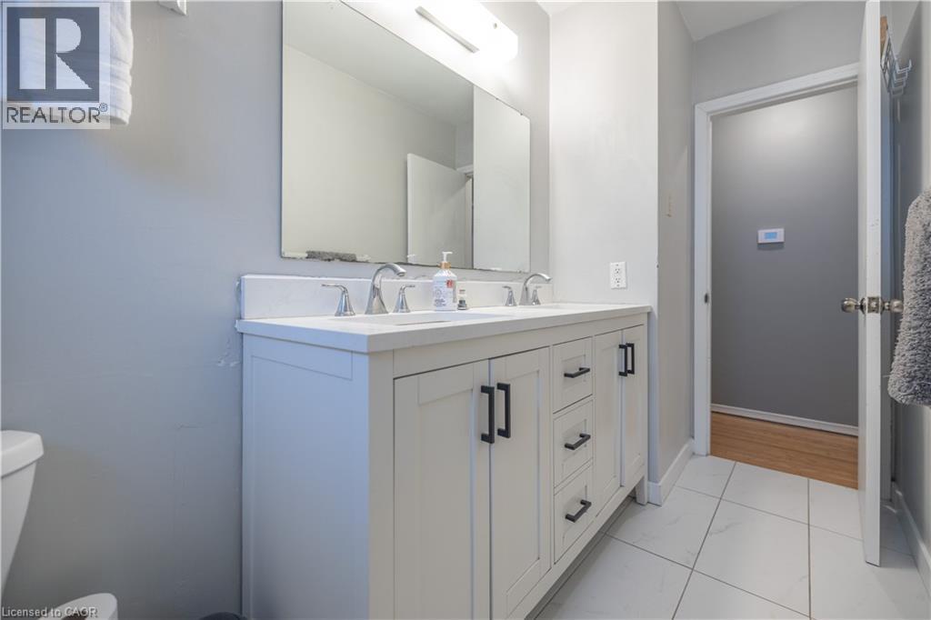 60 Austin Drive, Waterloo, Ontario  N2L 3Y4 - Photo 12 - 40817425