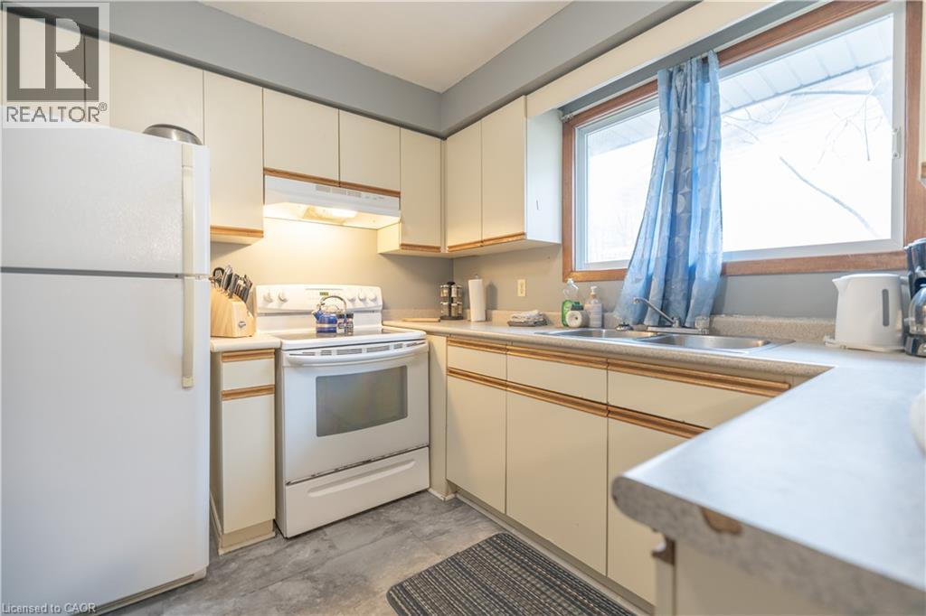 60 Austin Drive, Waterloo, Ontario  N2L 3Y4 - Photo 6 - 40817425