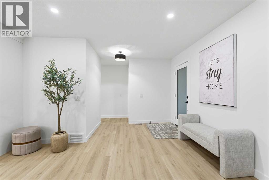 4904 Valiant Drive NW, Calgary, Alberta  T3A 1X2 - Photo 6 - A2291078