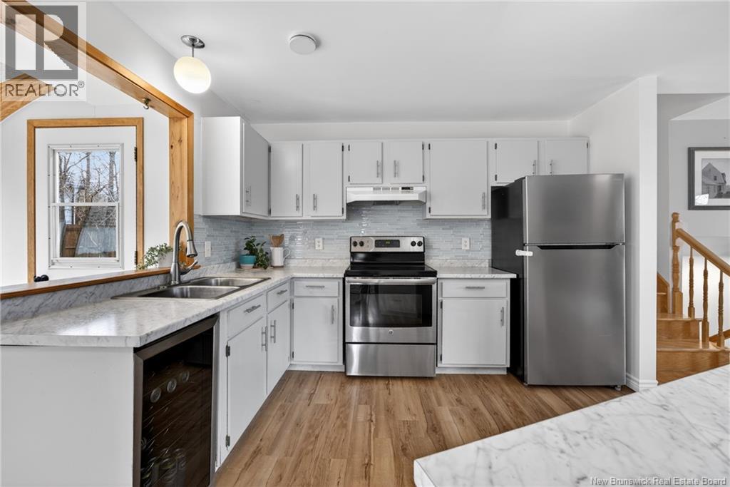 9 Parklyn Court, Fredericton, New Brunswick  E3B 2T5 - Photo 3 - NB137337