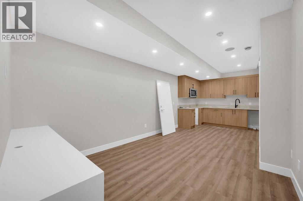 8112 & 8114 Bowness Road Nw, Calgary, Alberta  T3B 0H6 - Photo 26 - A2301410