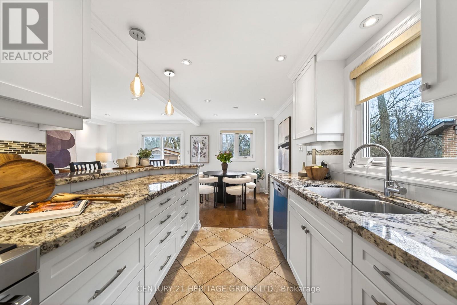 64 Coventry Court, Richmond Hill, Ontario  L4C 8B7 - Photo 6 - N13005826