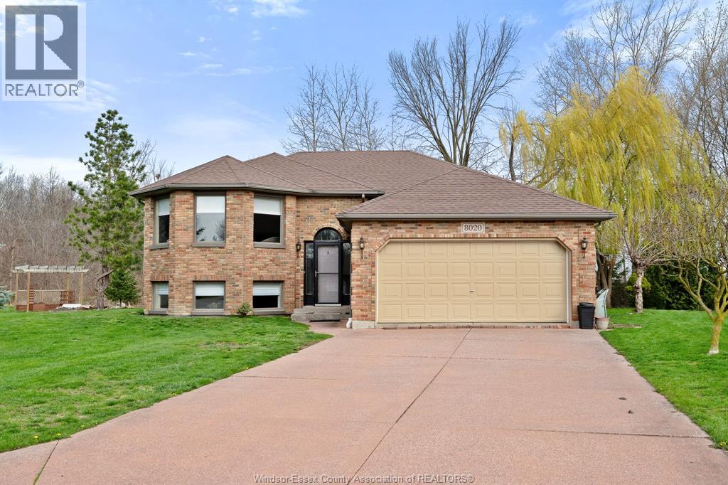 MLS# 26008338: 8020 Gardiner CRESCENT, McGregor, Canada