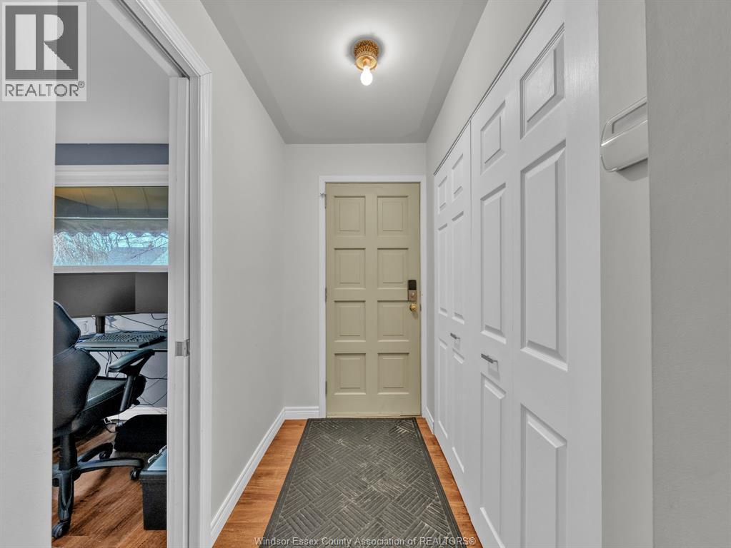 3647 Matchett, Windsor, Ontario  N9C 2A1 - Photo 5 - 26008243