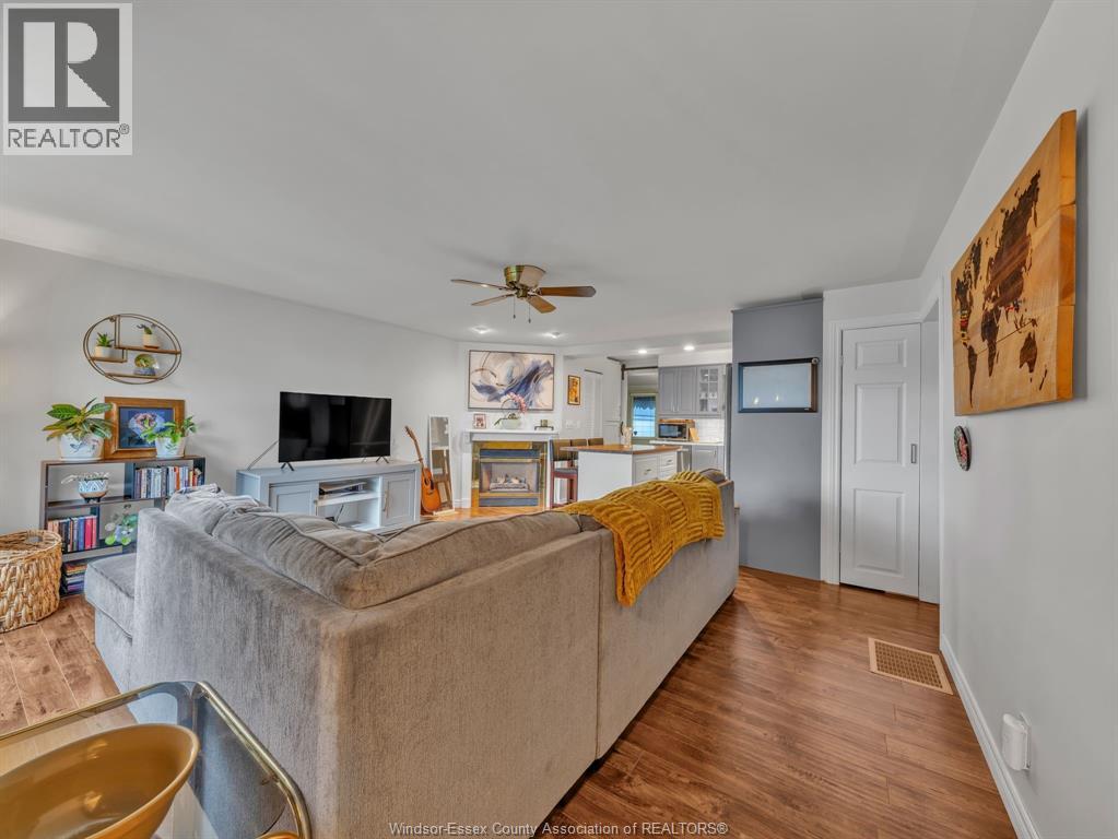 3647 Matchett, Windsor, Ontario  N9C 2A1 - Photo 8 - 26008243