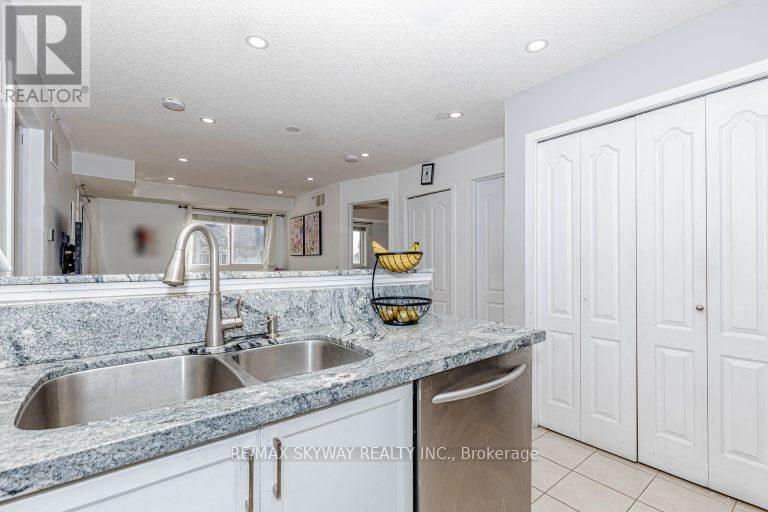 1403 - 8 Dayspring Circle, Brampton, Ontario  L6P 2Z7 - Photo 22 - W13002650