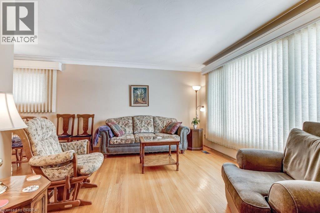 56 Balmoral Drive, Brantford, Ontario N3R 5B9 - Photo 2 - 40808530